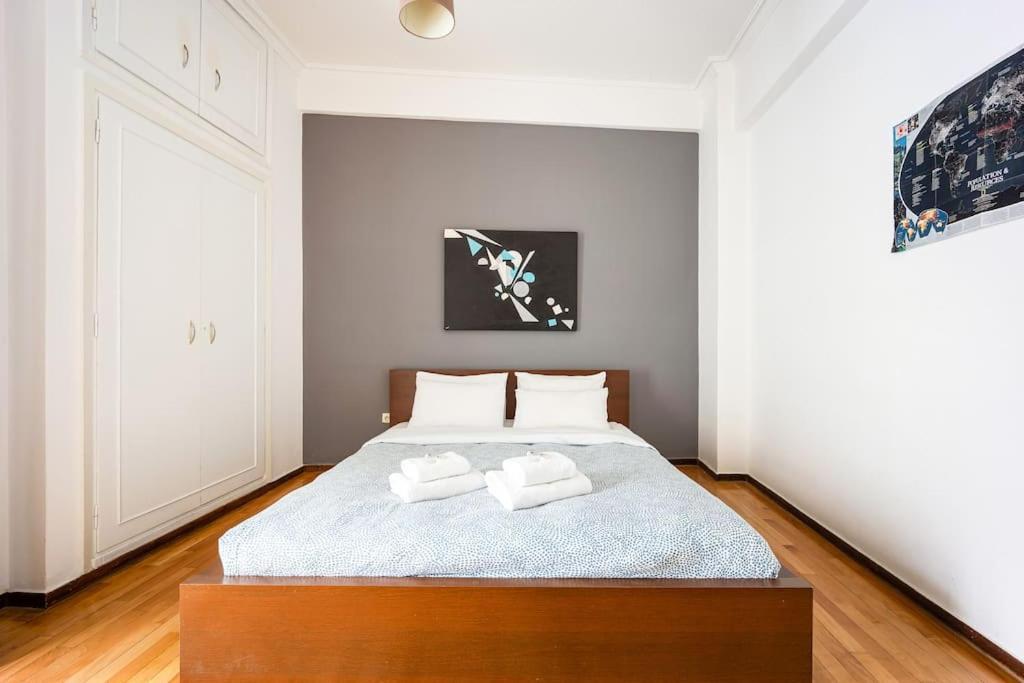 Apartment In The Middle Of Everything Атина Екстериор снимка