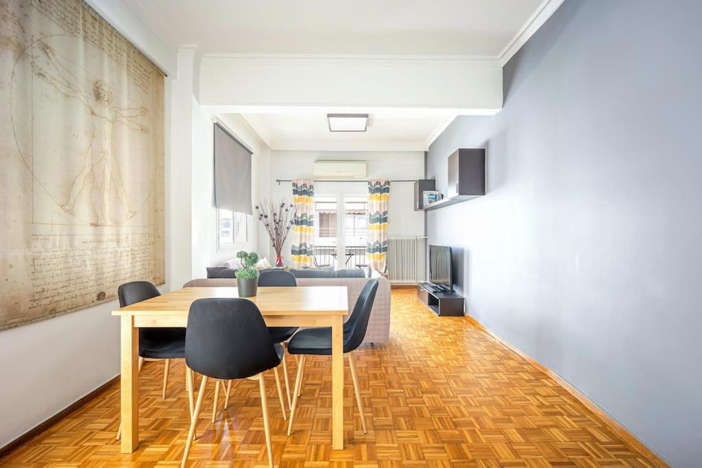 Apartment In The Middle Of Everything Атина Екстериор снимка