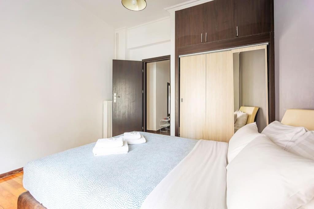 Apartment In The Middle Of Everything Атина Екстериор снимка